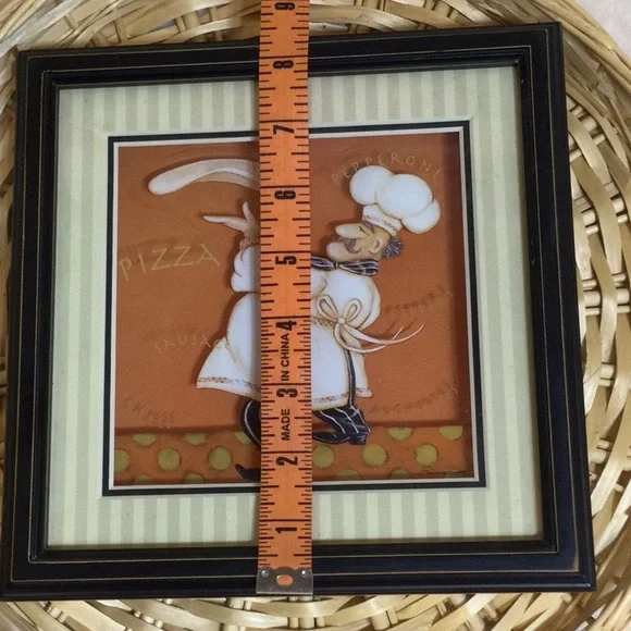 🌟 Cute Framed picture of Pizza man making Pizza - Picture 4 of 6